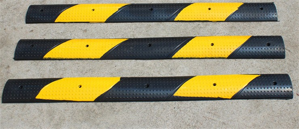 微自行车减速带